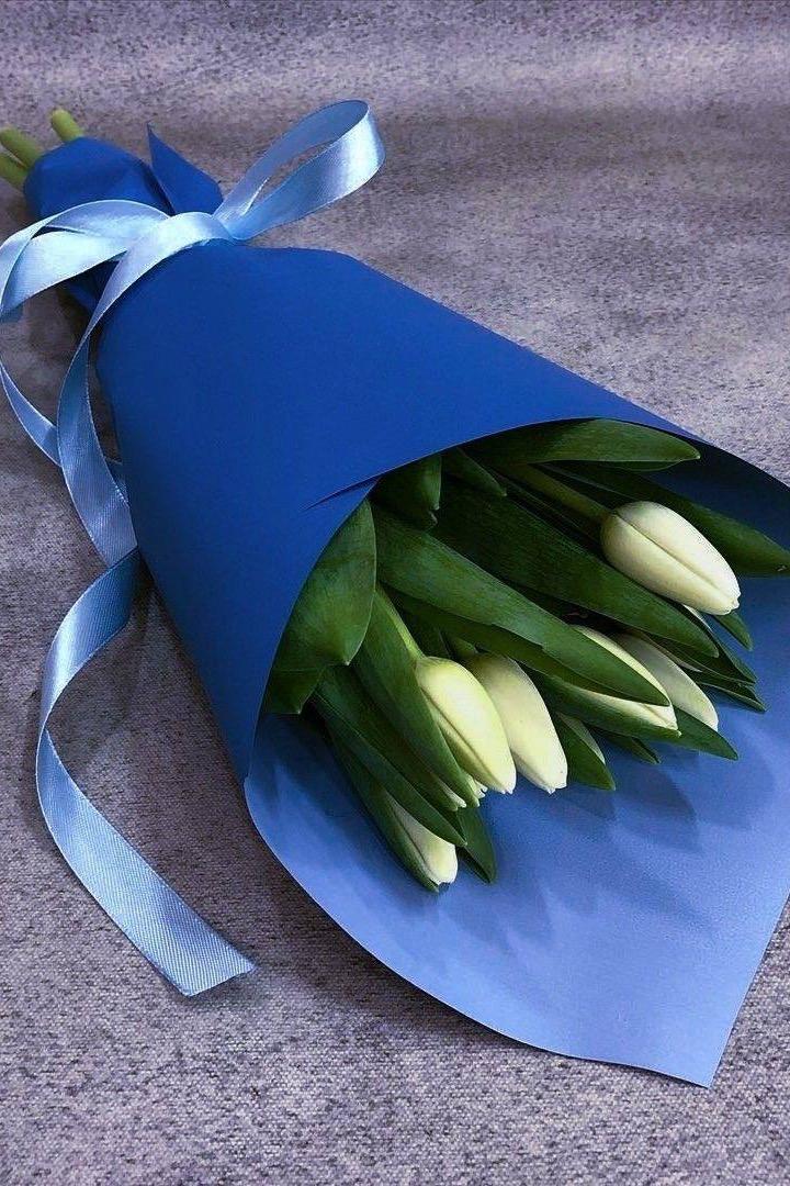 9 тюльпанов в упаковке