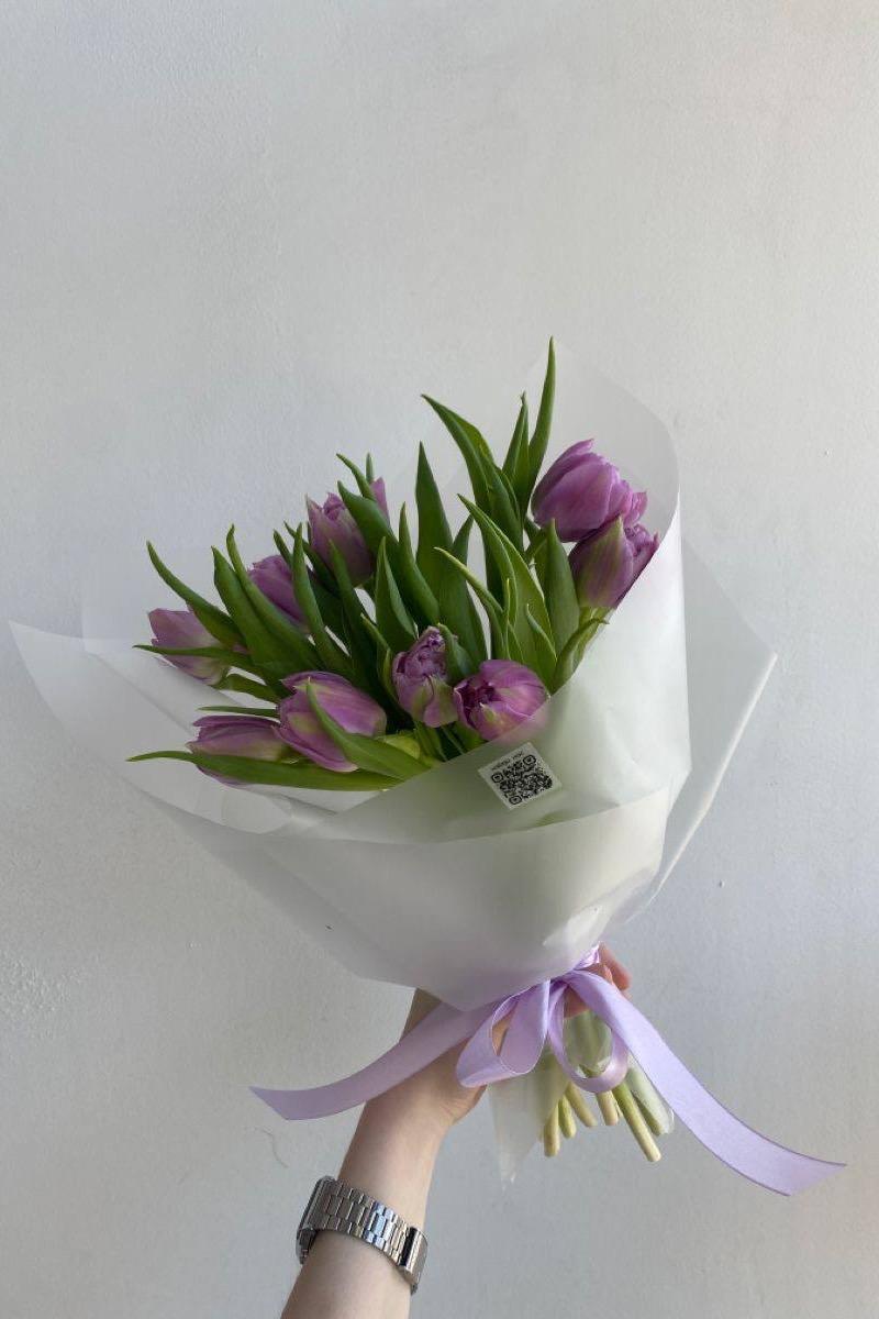 9 пионовидных тюльпанов в упаковке