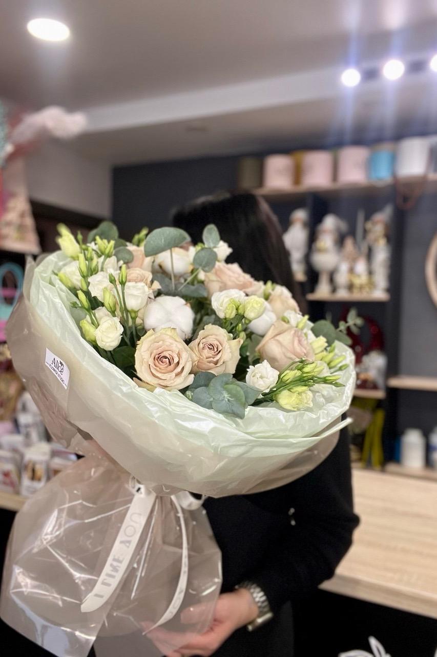 Букет с эустомой