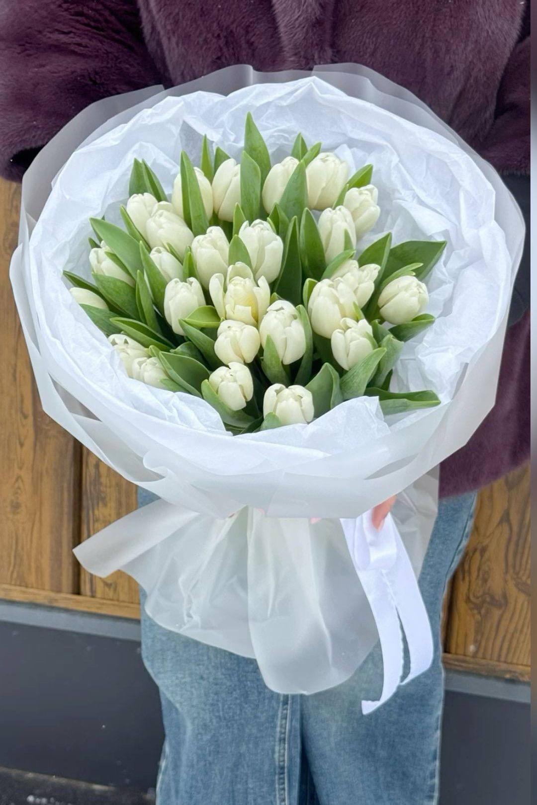 25 тюльпанов в оформлении