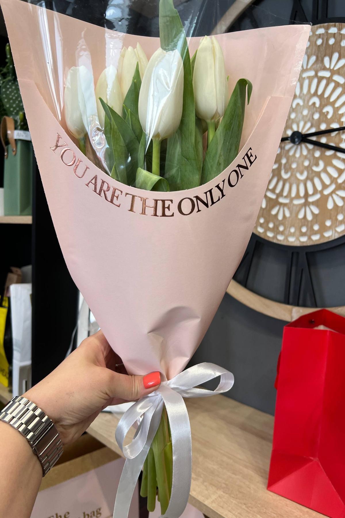 Белые тюльпаны