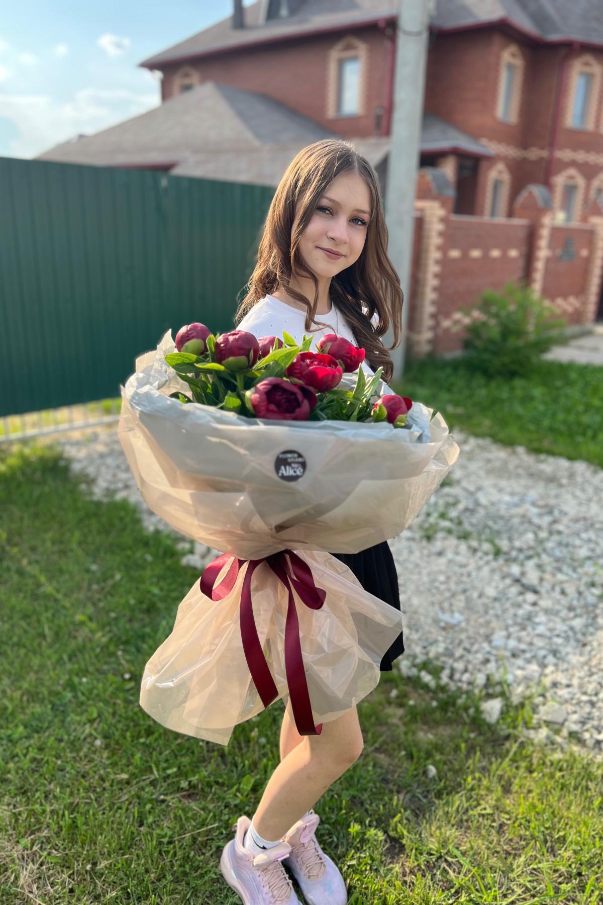 7 пионов