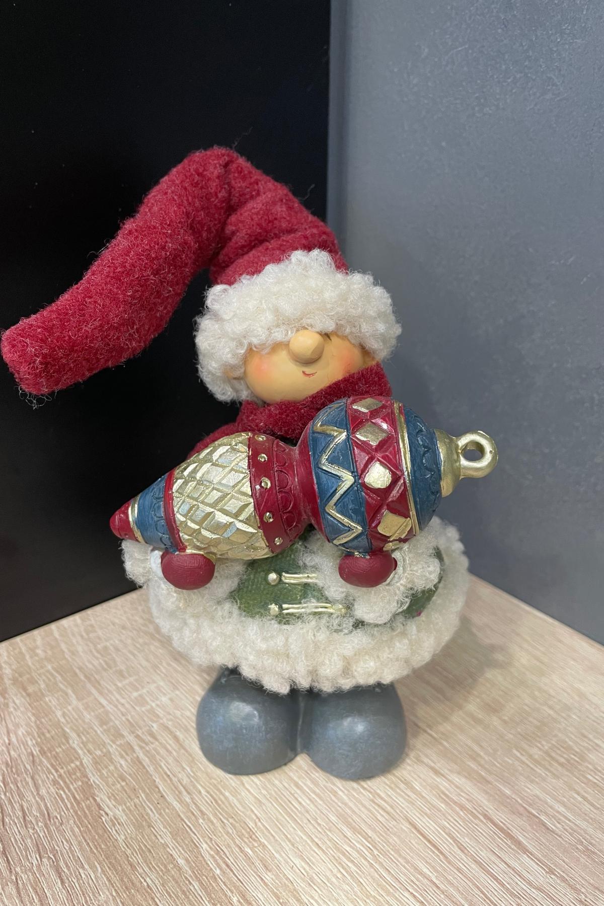 Несу елочную игрушку