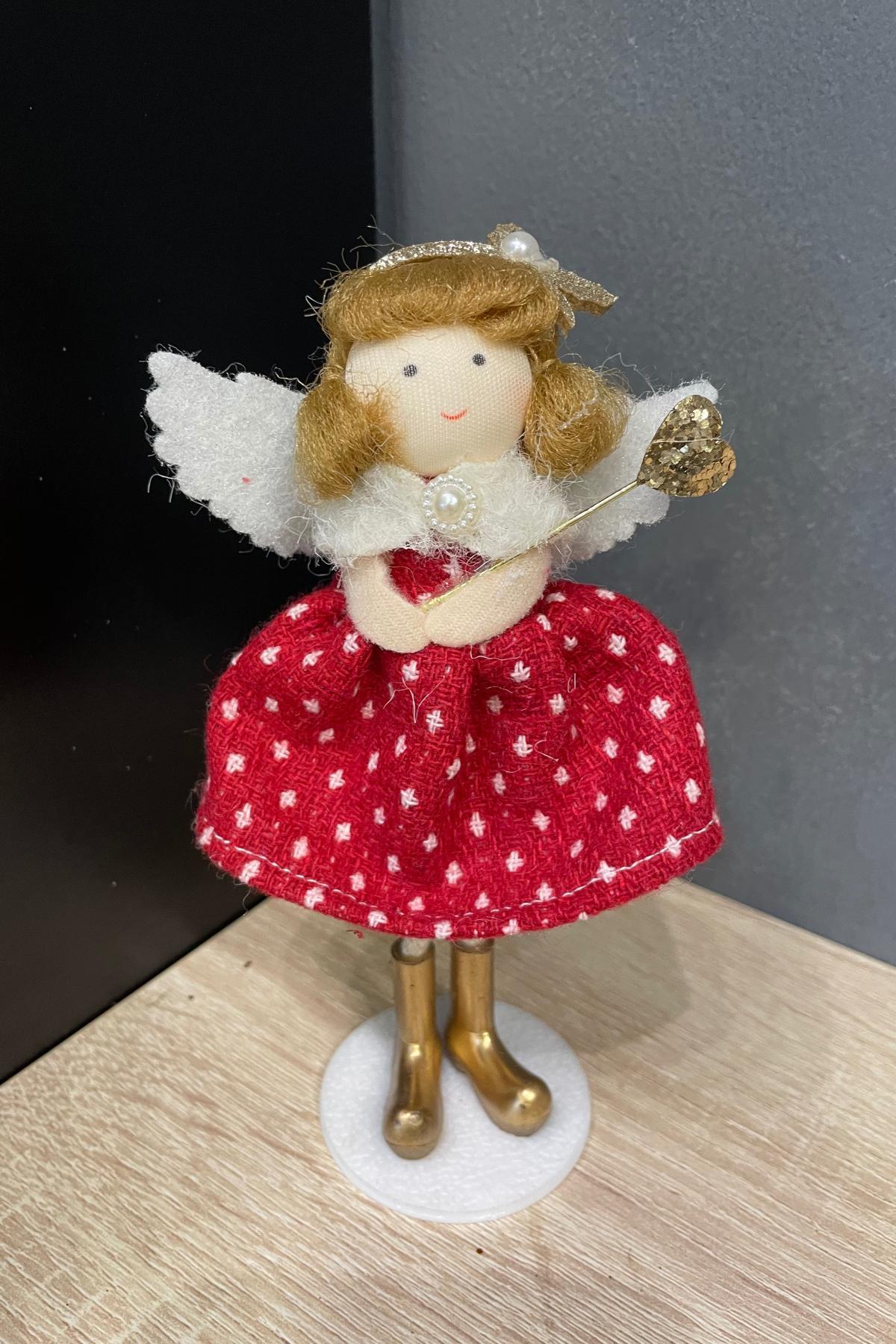 Ангел в красном