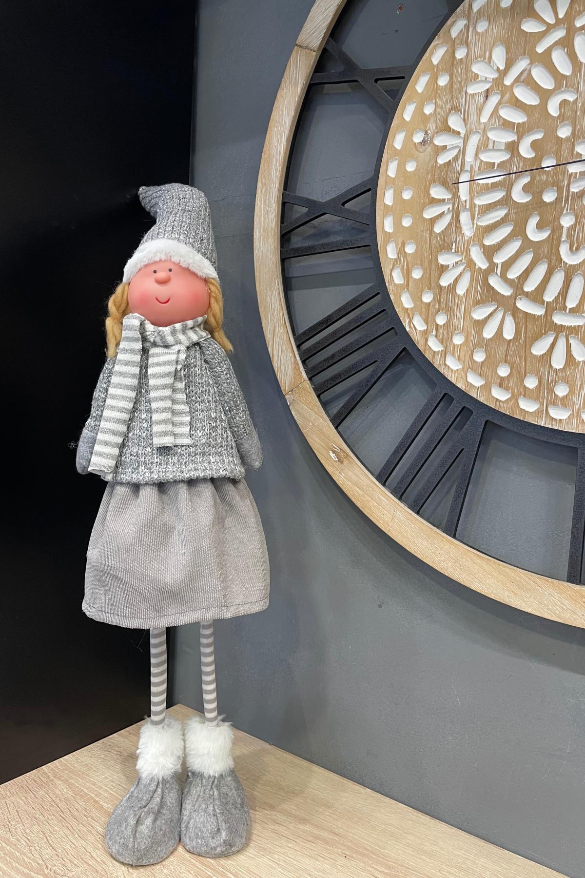 Девочка под елку 1